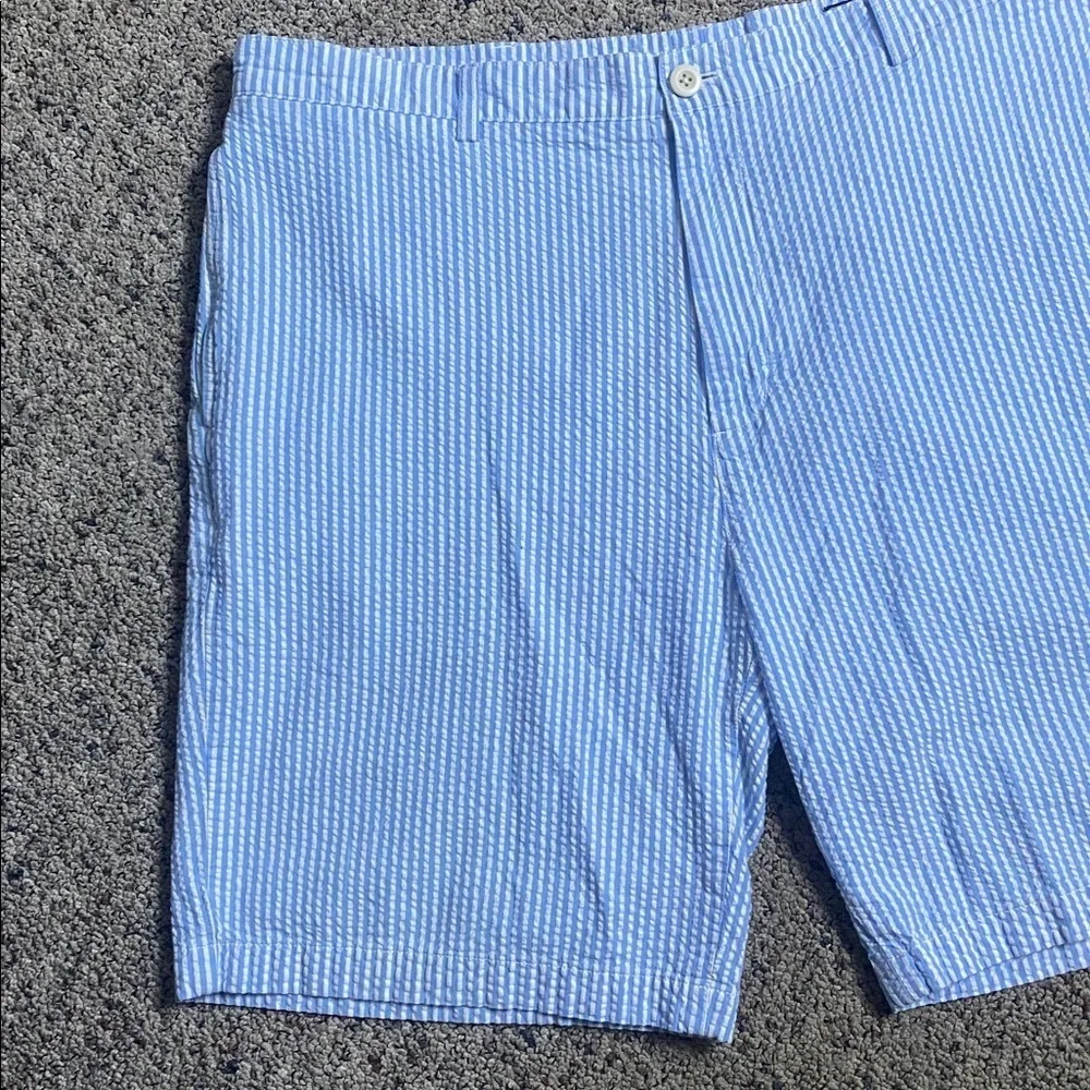 Vineyard Vines Seersucker Blue and White Striped Shorts Men’s Sz 40 - Picture 2 of 8